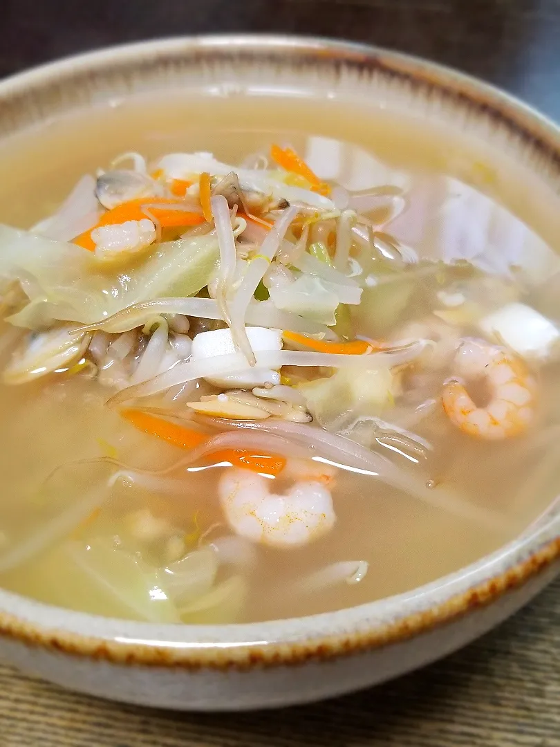 Snapdishの料理写真:パパ作👨海の幸ラーメン|ぱんだのままんさん