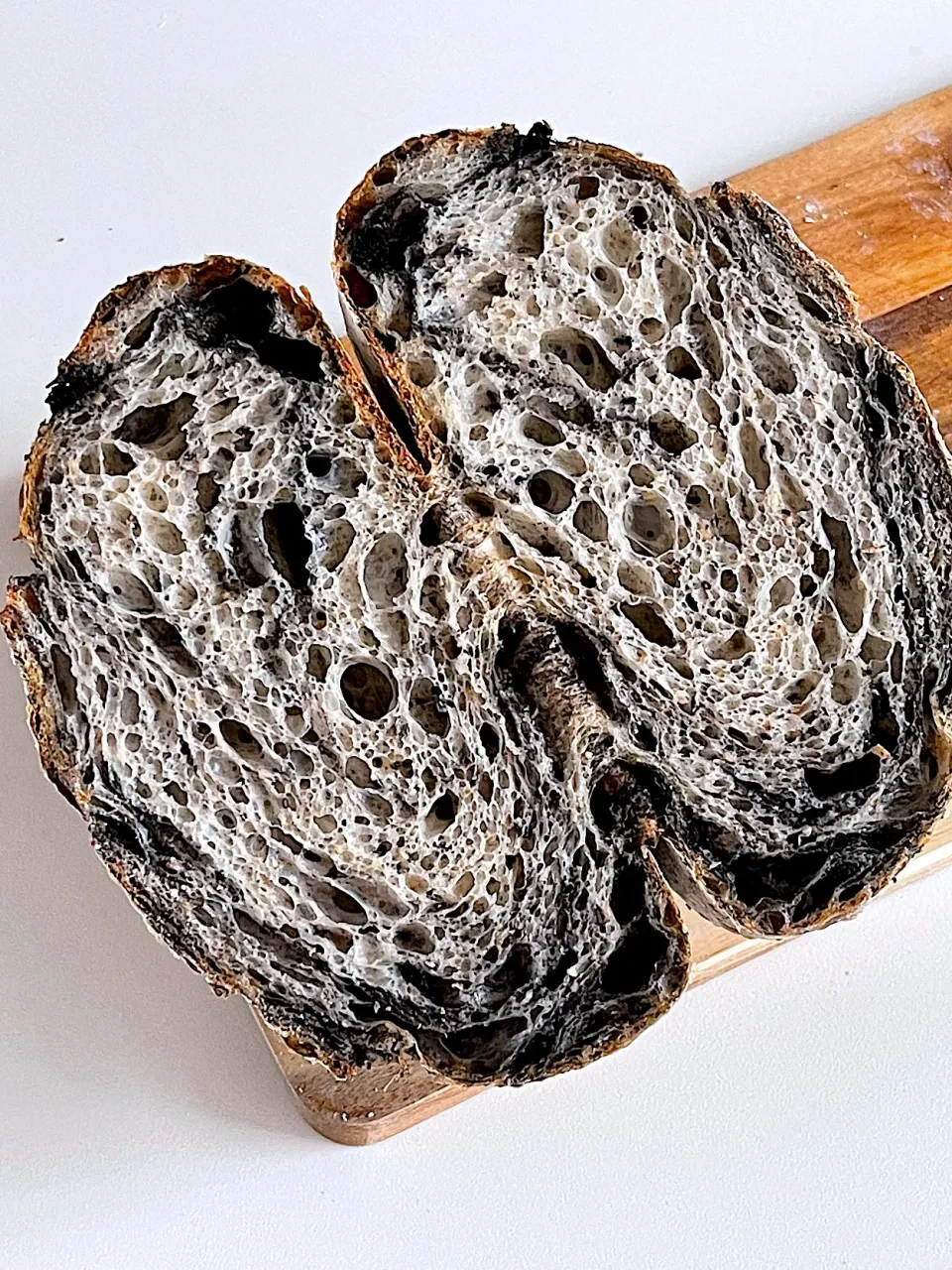 Snapdishの料理写真:Black sesame sourdough loaf |12Dragonさん