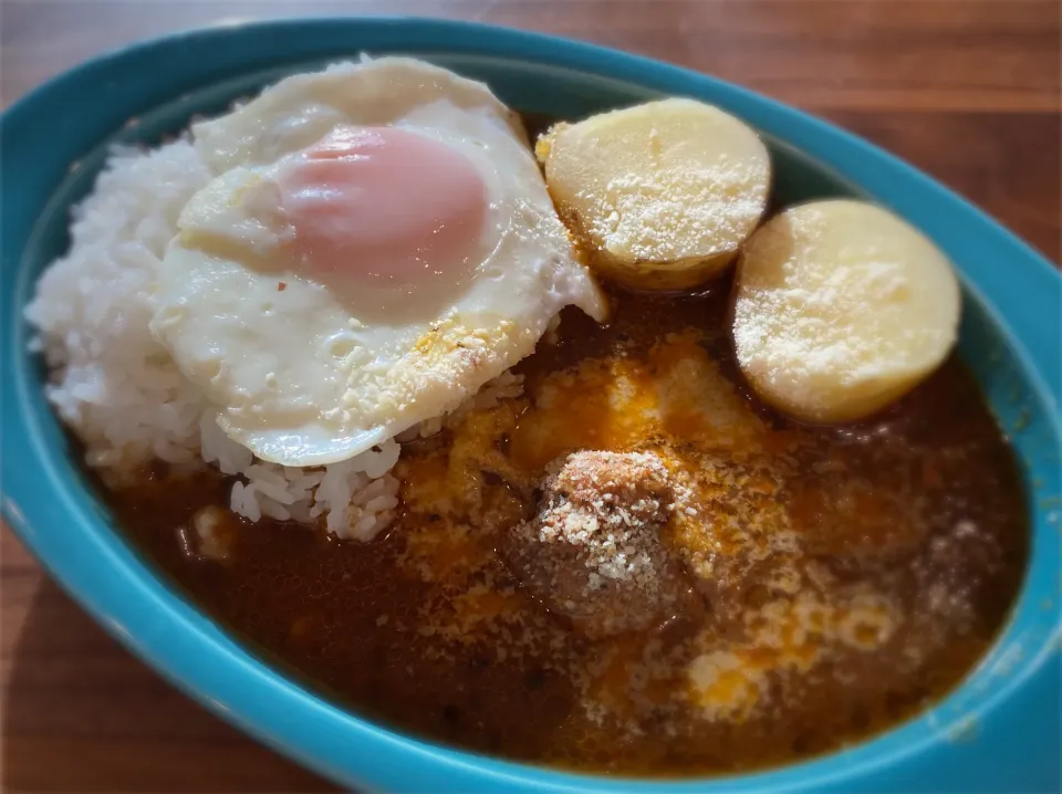 目玉焼きカレー|へろへろさん