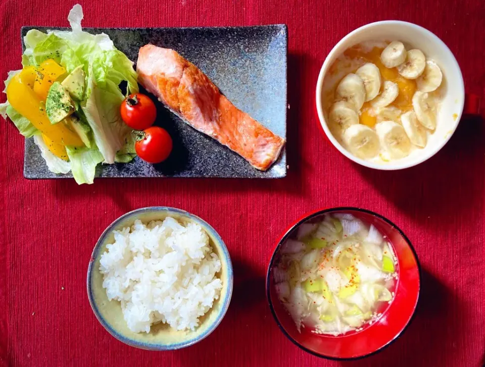 朝ごはん。秋鮭🍁|花玉子さん