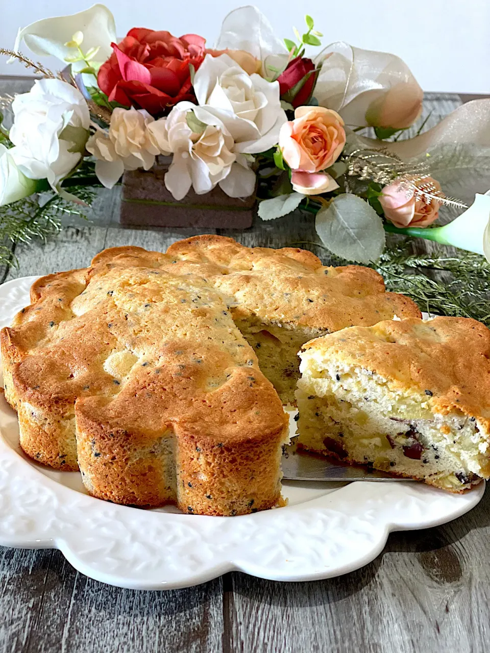 とんちんさんの料理 さつま芋と胡麻のパウンドケーキ🍠 めちゃうま❣️お誕生日おめでとうございます🎂🎉|いっちゃんさん