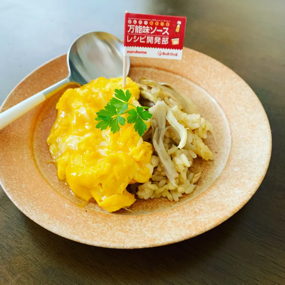 舞茸とツナのカレー風味🤎万能味ソース炊き込みご飯|leeさん