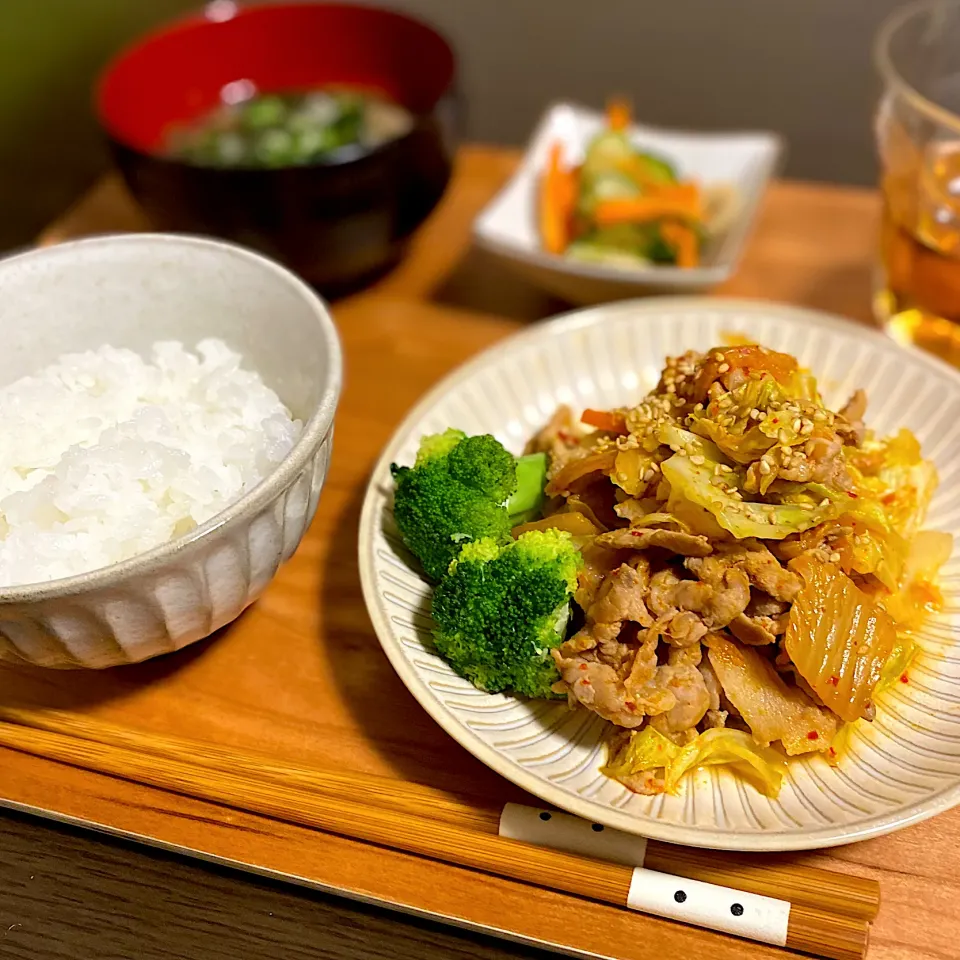 豚キムチ炒め　きゅうりの胡麻和え　味噌汁|ちぐあささん