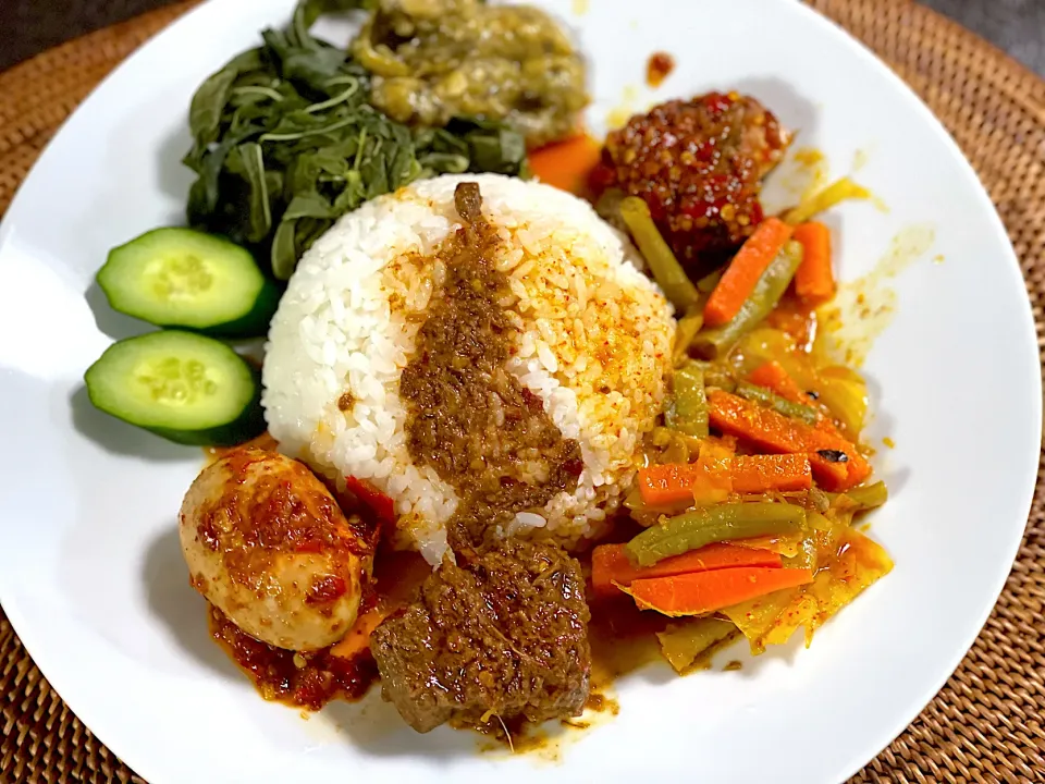 Snapdishの料理写真:Nasi Padang|yeni kartikasariさん