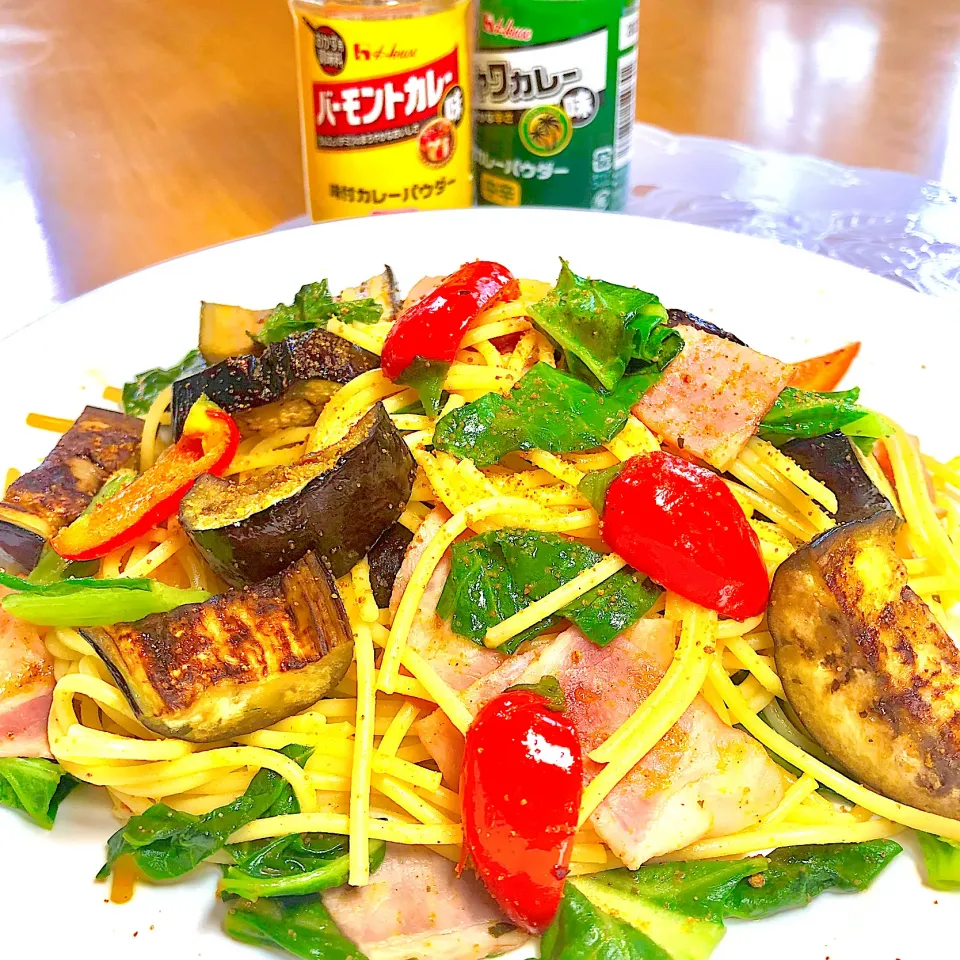 焼き茄子とカリカリベーコンのカレーパスタ|さらっと🍀さん