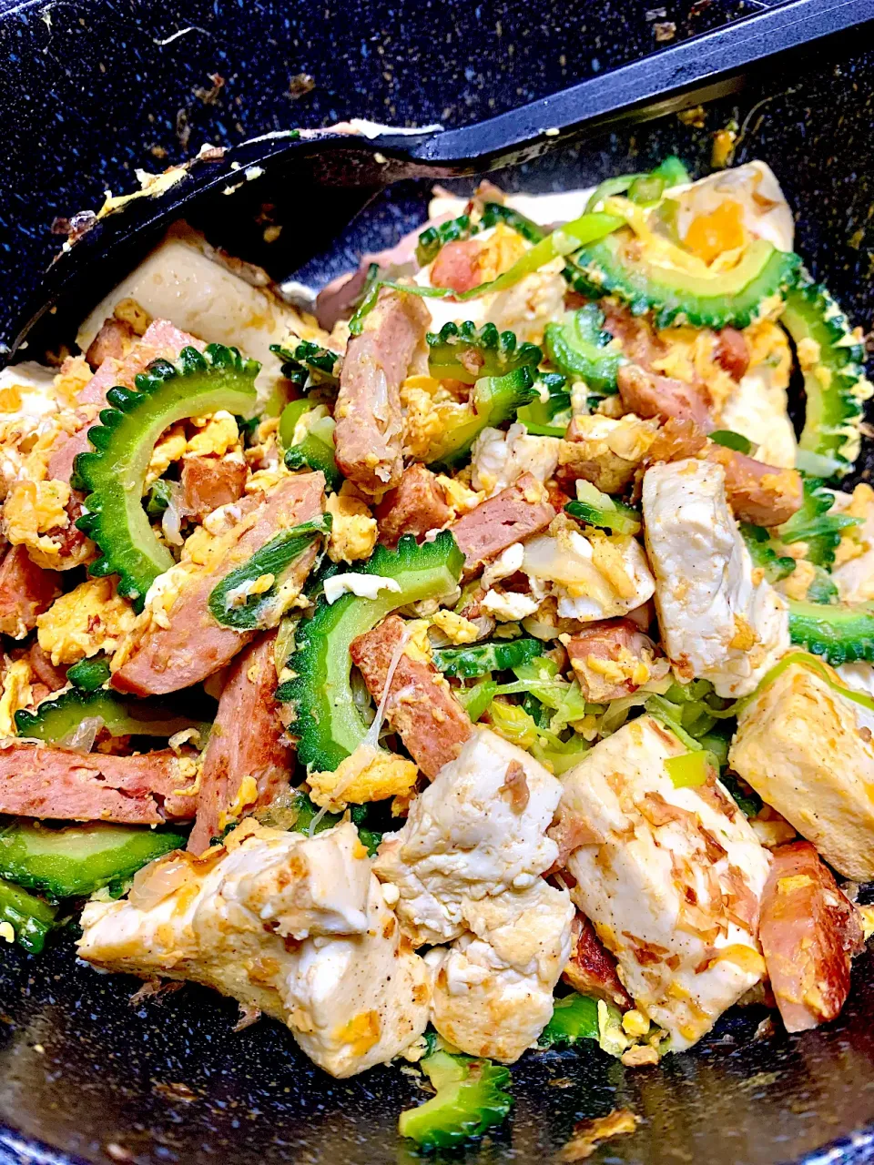 Okinawa stir-fried bitter melon with luncheon meat, egg and tofu|gonbenさん