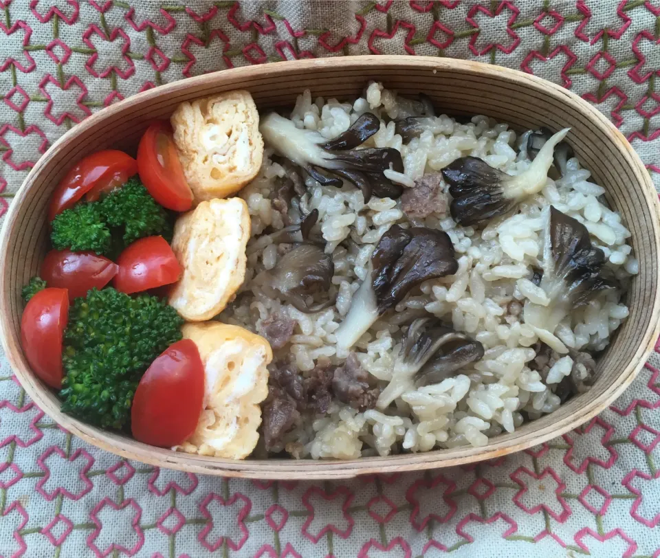 黒舞茸「真」の炊き込みごはん弁当|*なおみん*さん