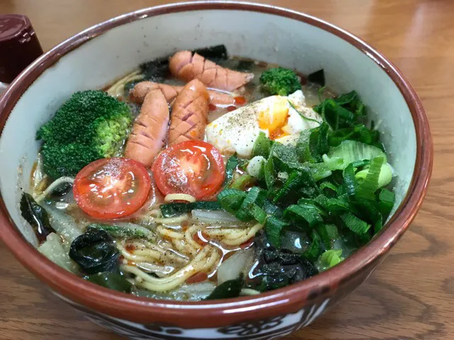 これ絶対うまいやつ！
豚骨醤油ラーメン🍜❗️(*´ω`*)✨|サソリさん