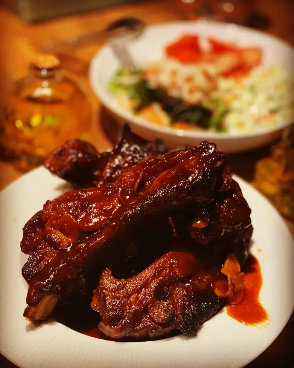 Honey 🍯 & BBQ Spiced Ribs Roasted slowly with Mixed Seafood Salad with my homemade BBQ Sauce 
#bbq #ribs #salad 
#chefemanuel 
#homemade 
#homecooking|Emanuel Hayashiさん