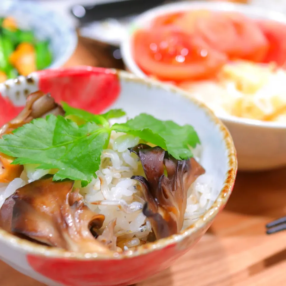 Snapdishの料理写真:焼き舞茸の混ぜご飯|まゆさん