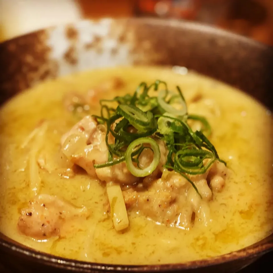 Lunchtime Magic 🪄 
Freshly Made Chicken Green Curry with Butter Turmeric Garlic Pilaf Rice 🍚 
#pilaf #greencurry 
#thai #homemade 
#chefemanuel 
#homecooking|Emanuel Hayashiさん