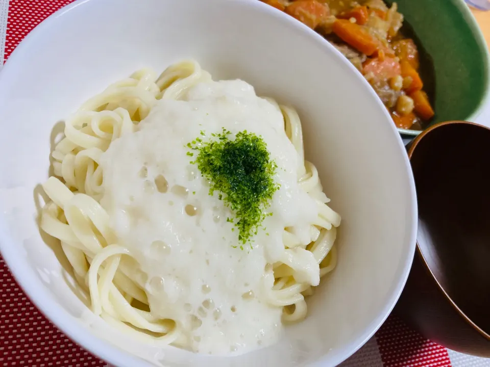 【肉じゃがは残り物なのでにんじんばかり】とろろうどん|飛鳥さん