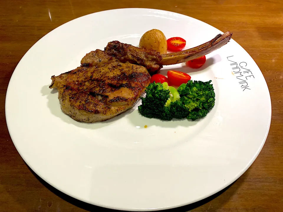 Grilled Dutch veal chop|skyblueさん