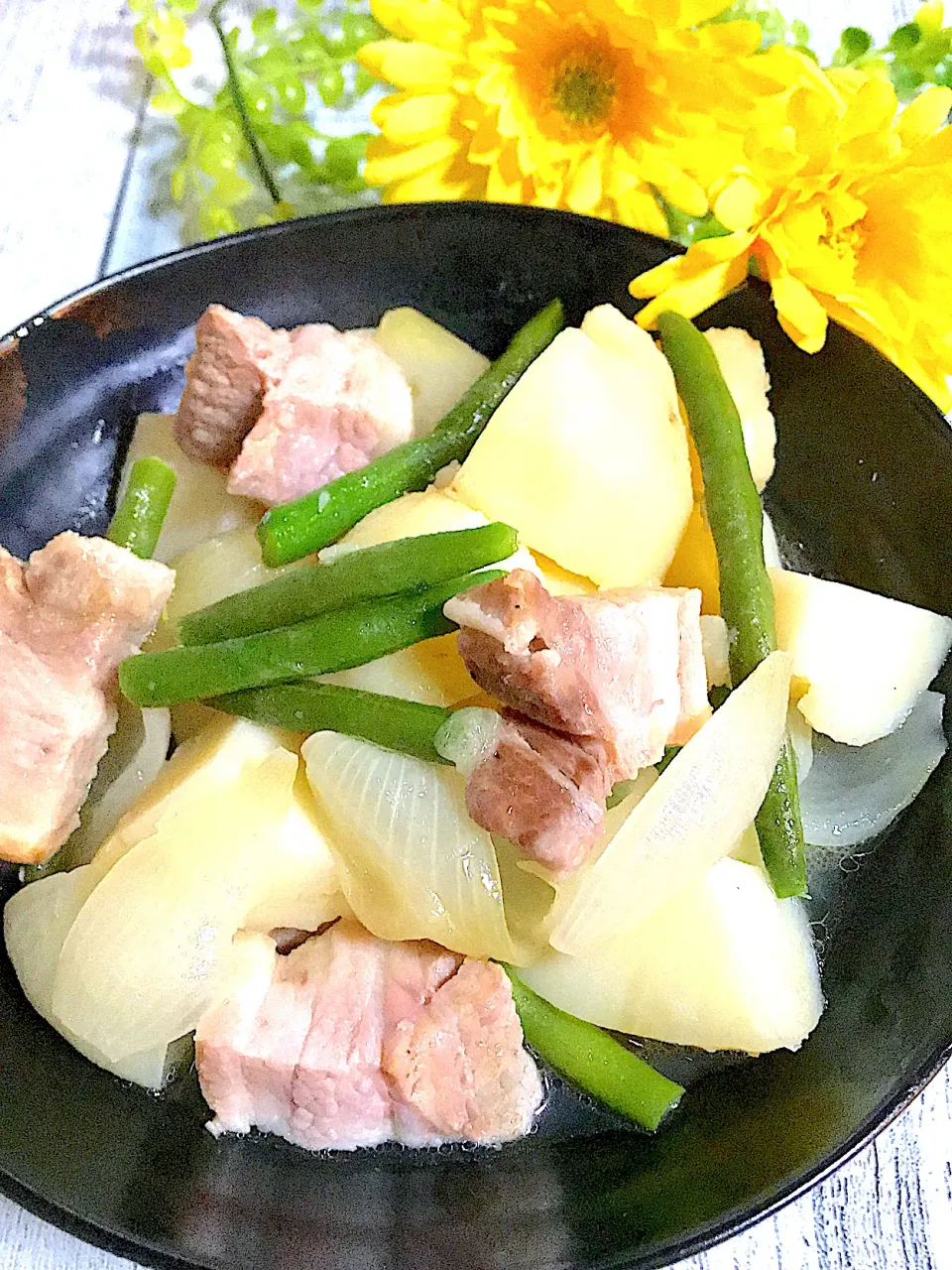 Snapdishの料理写真:塩こうじで漬け込んだ豚バラ肉で塩じゃが💕💕💕|🌺🌺Foodie🌺🌺さん