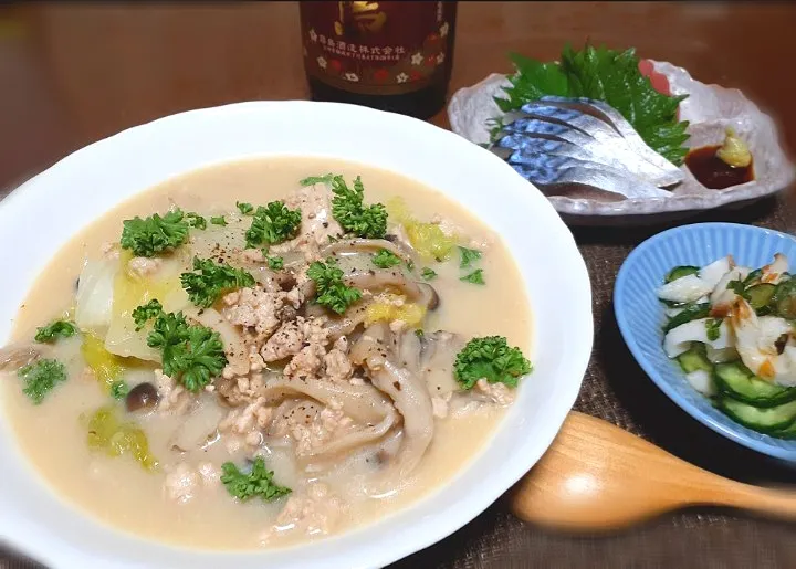 鶏ひき肉と白菜オイスタークリーム煮
きゅうりと竹輪和え
シメサバ🐟|びせんさん