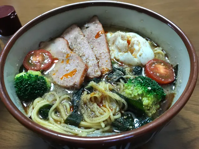 これ絶対うまいやつ！
豚骨醤油ラーメン🍜❗️(*'ω'*)✨|サソリさん