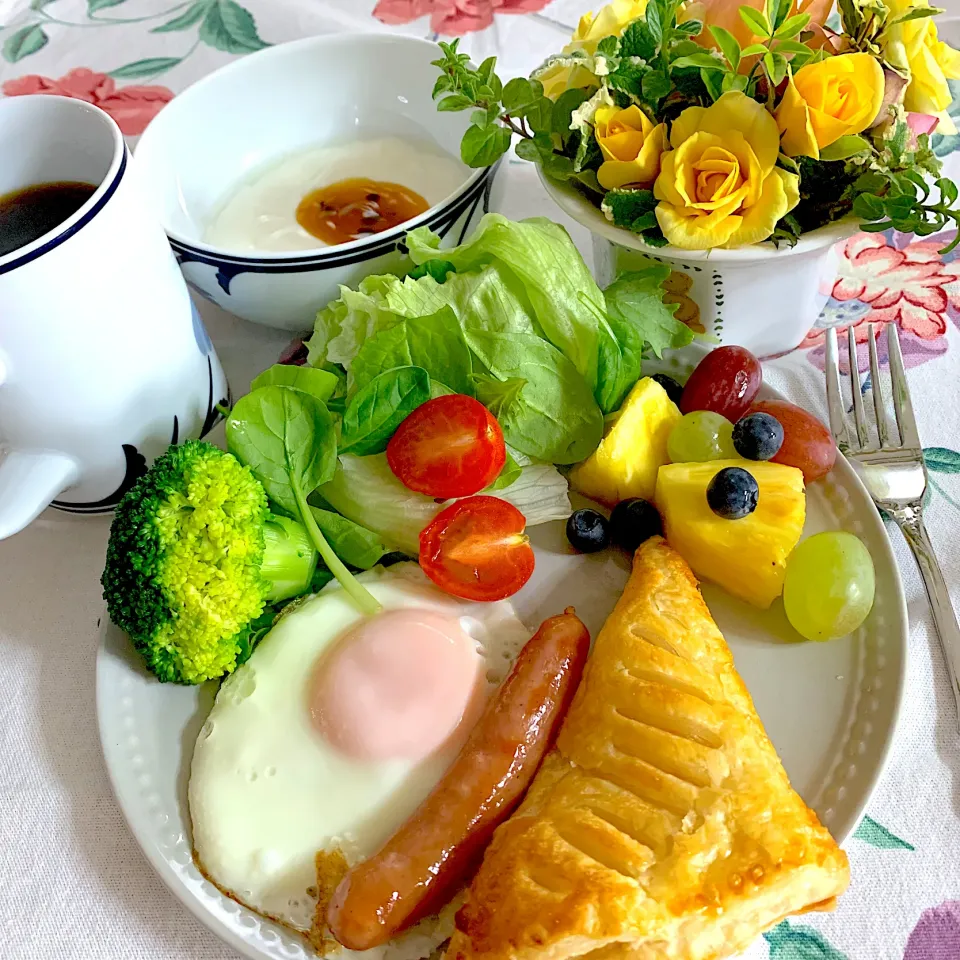 Snapdishの料理写真:🌼🌼花とモーニングプレート🌼🌼|あっちゃんさん