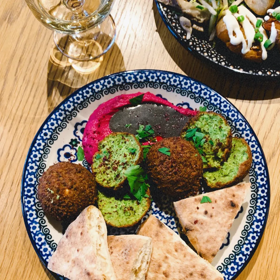 Snapdishの料理写真:Falafel Plate🧆💚💖|leeさん