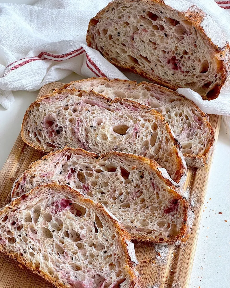 Whole wheat sourdough with purple sweet potato|12Dragonさん