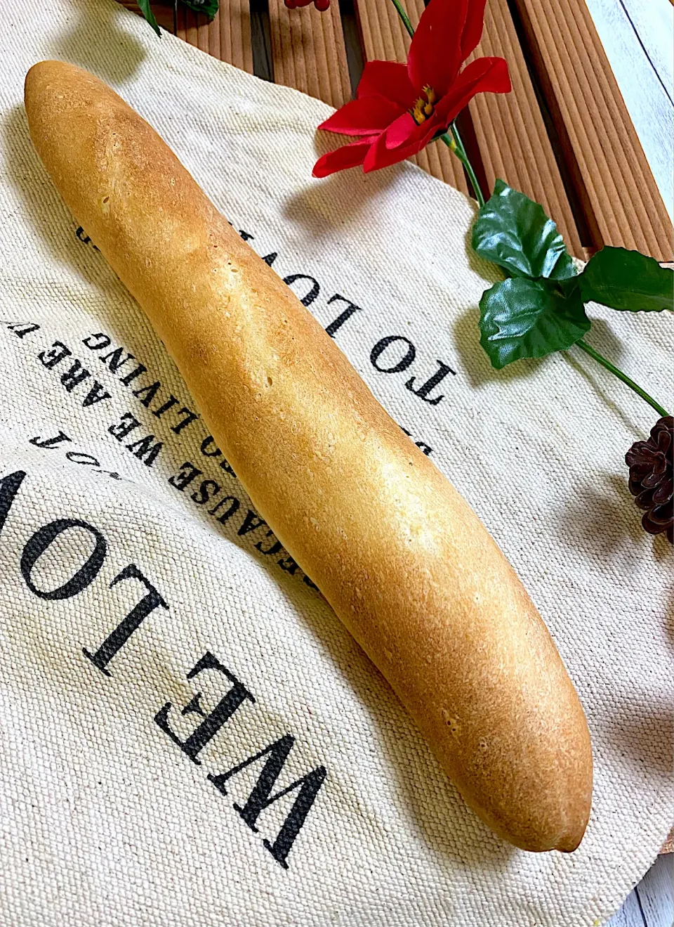 Snapdishの料理写真:fumfumさんの料理 お手軽フランスパン🥖
(初めて🔰なのでお許しください)
フランスパン風ということで😂|ぽっちさん