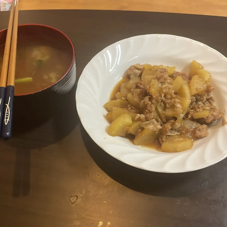 大根と豚肉の煮物・大根菜とジャガイモの味噌汁|a-parkさん