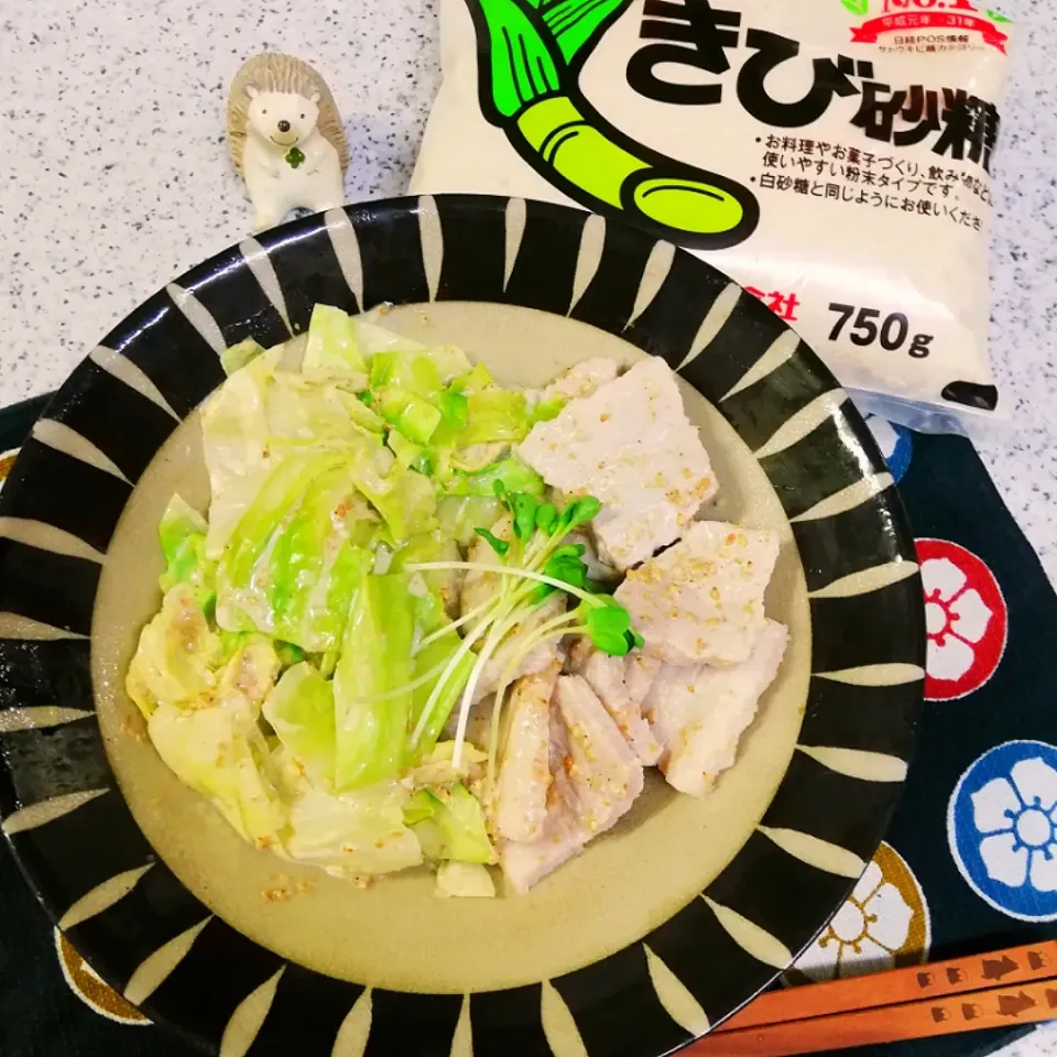 Snapdishの料理写真:キャベツと豚バラの胡麻酢がけ|naonaomimichanさん