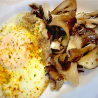 Snapdishの料理写真:朝食にも、黒舞茸🍄|ちまさん