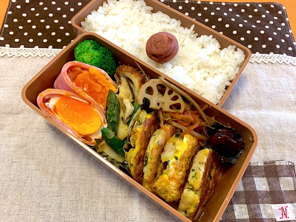 Snapdishの料理写真:焼売ピカタ✨ハムエッグ🥚アスパラ竹輪エリンギソテー  ✨きんぴられんこん🥕花豆😋🥦🍚|あやこさん