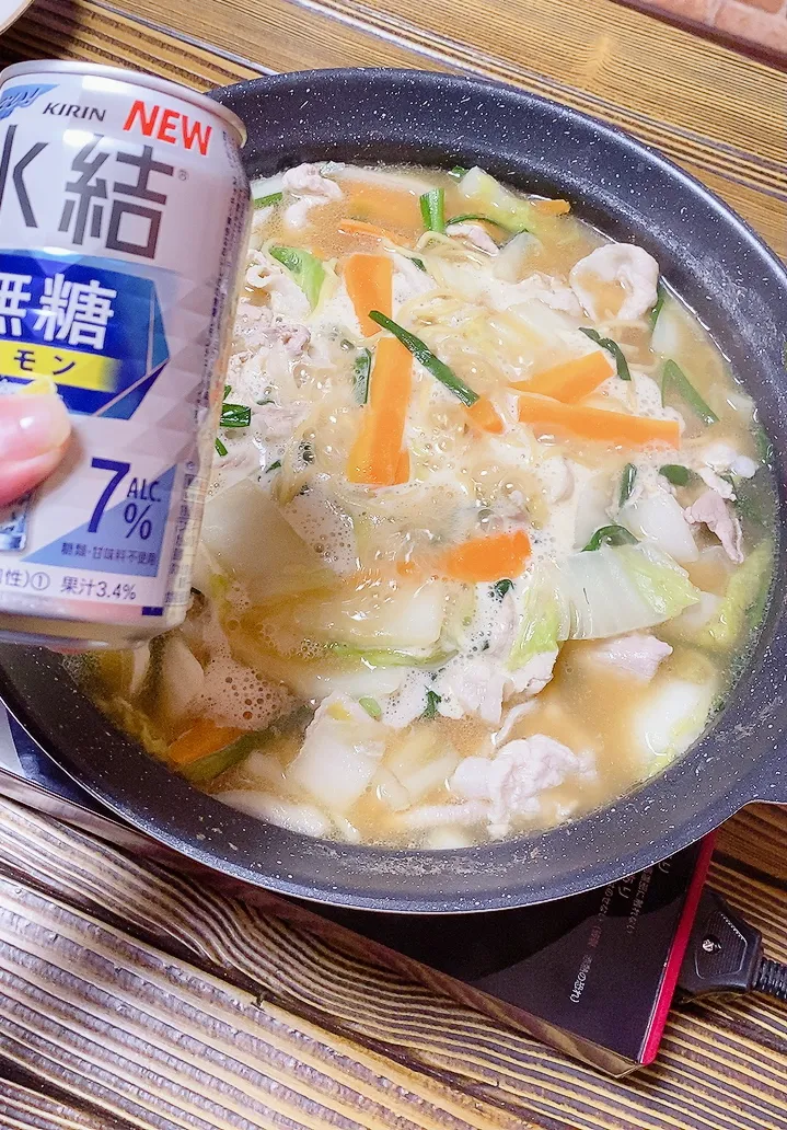 Snapdishの料理写真:子供達リクエストのラーメン鍋|ようか✩.*˚さん