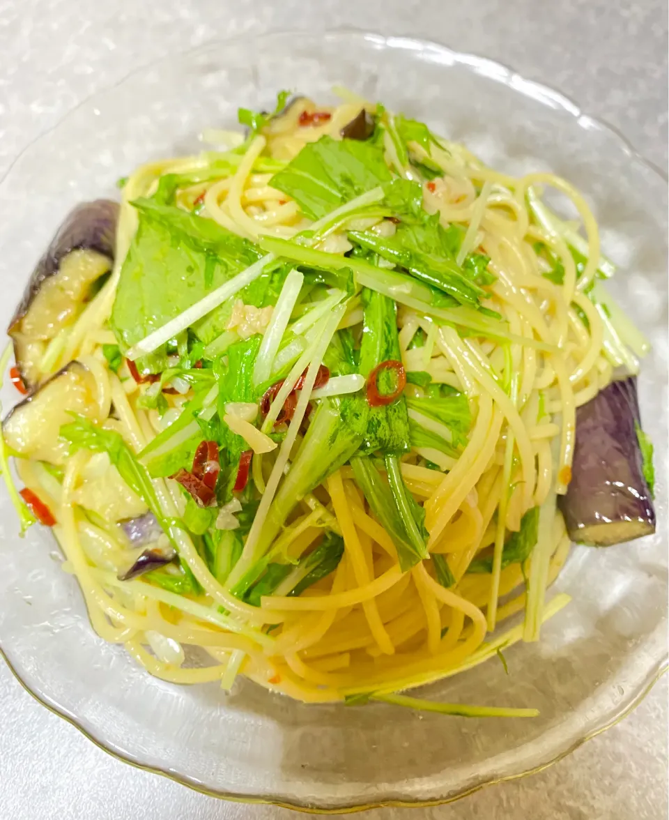 Snapdishの料理写真:ナスと水菜の和風ペペロンチーノ|OLの気ままご飯🍽さん