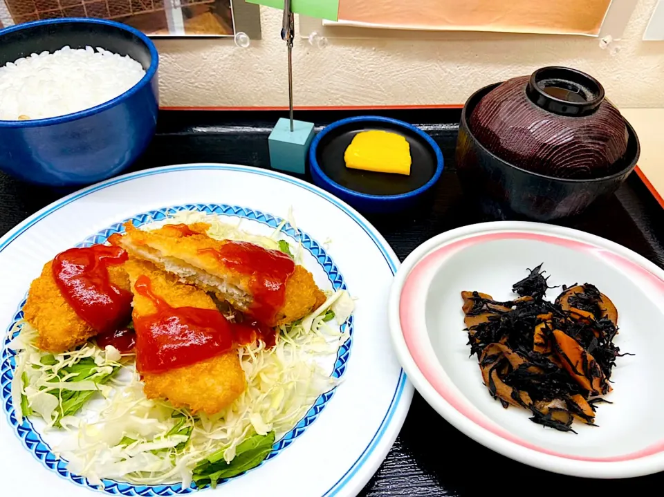 Snapdishの料理写真:白身魚フライのチリソースがけセット|nyama1さん