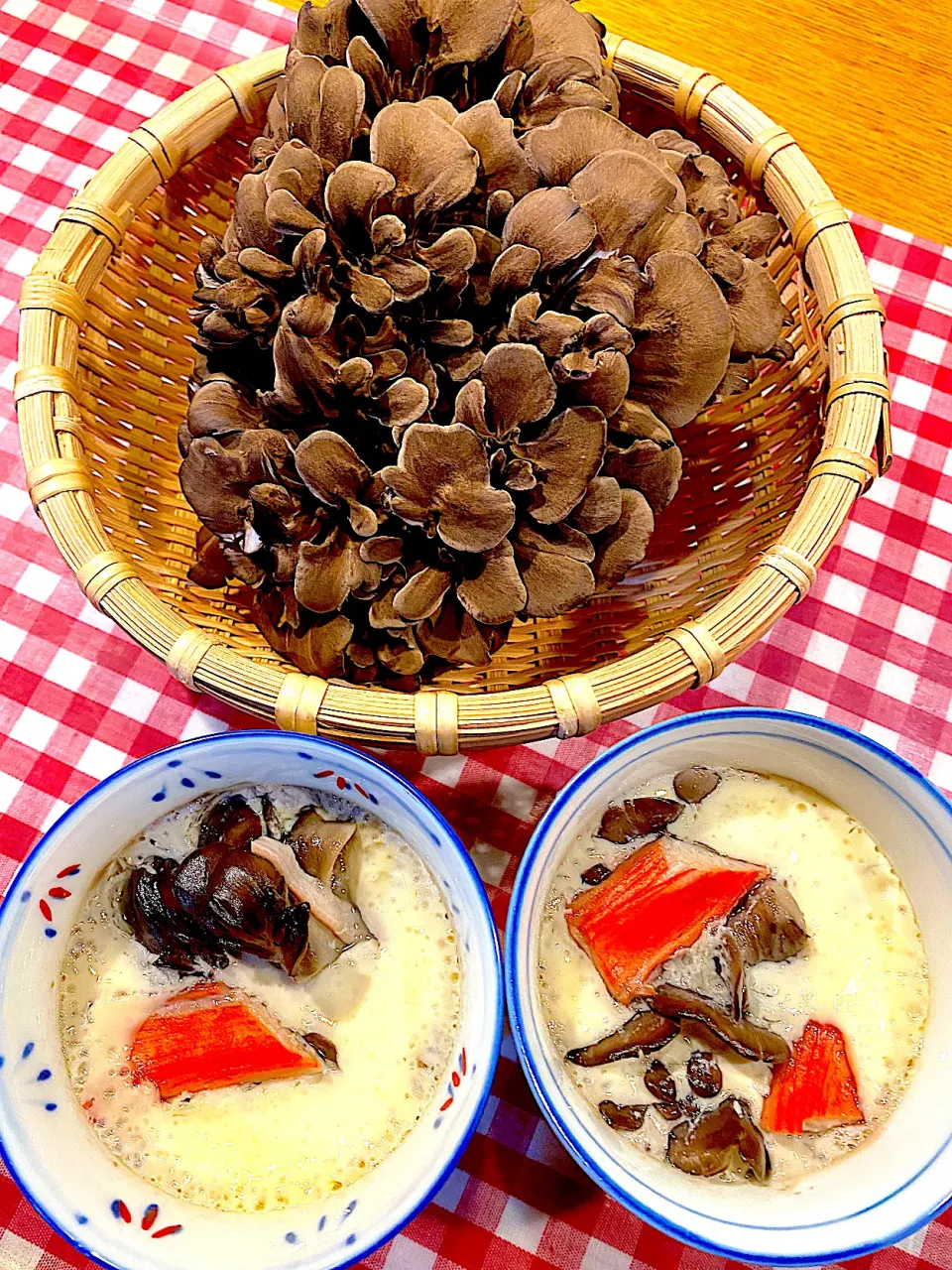 黒舞茸と、カニカマ入りの茶碗蒸し|マミちゃんさん