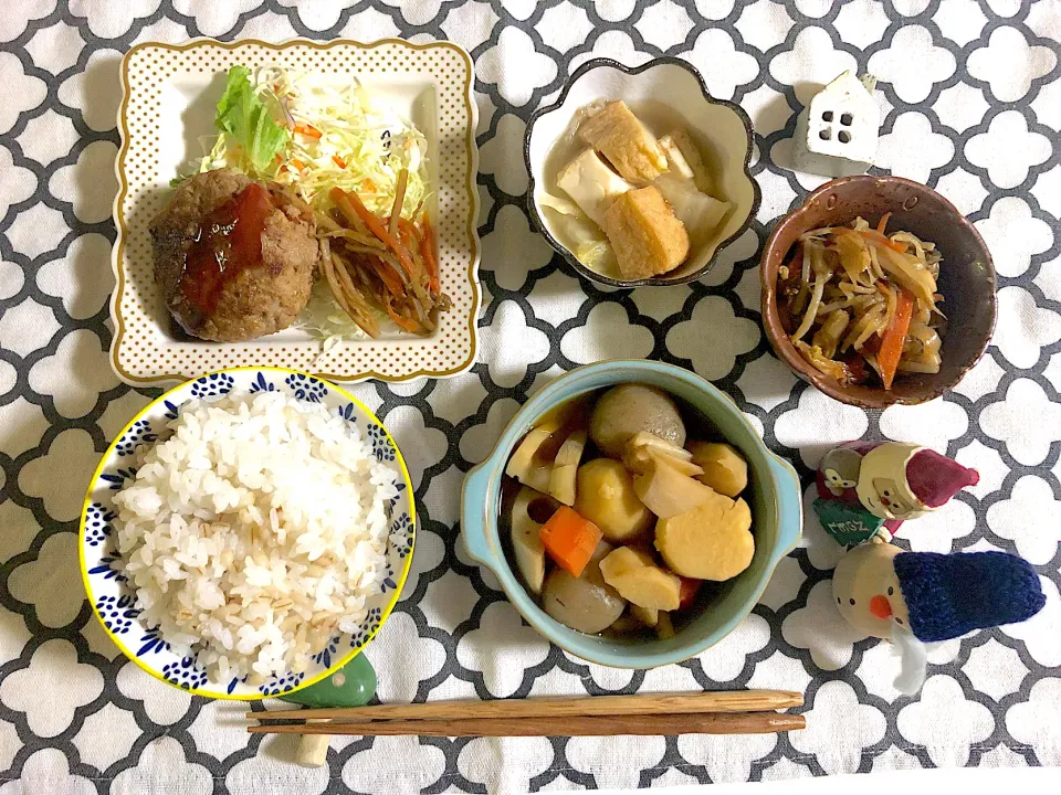 ✳︎ハンバーグ✳︎きんぴらごぼう✳︎里芋と根菜類の煮物✳︎白菜と厚揚げの煮浸し✳︎もち麦ごはん|syamさん