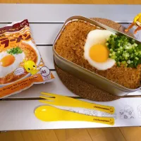 メスティンチキンラーメン炊き込みご飯|ななにゃんさん