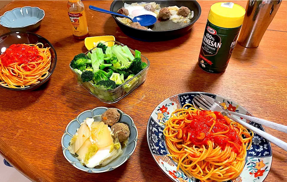 Snapdishの料理写真:アラビアータとミートボール煮込み|せんべいさんさん