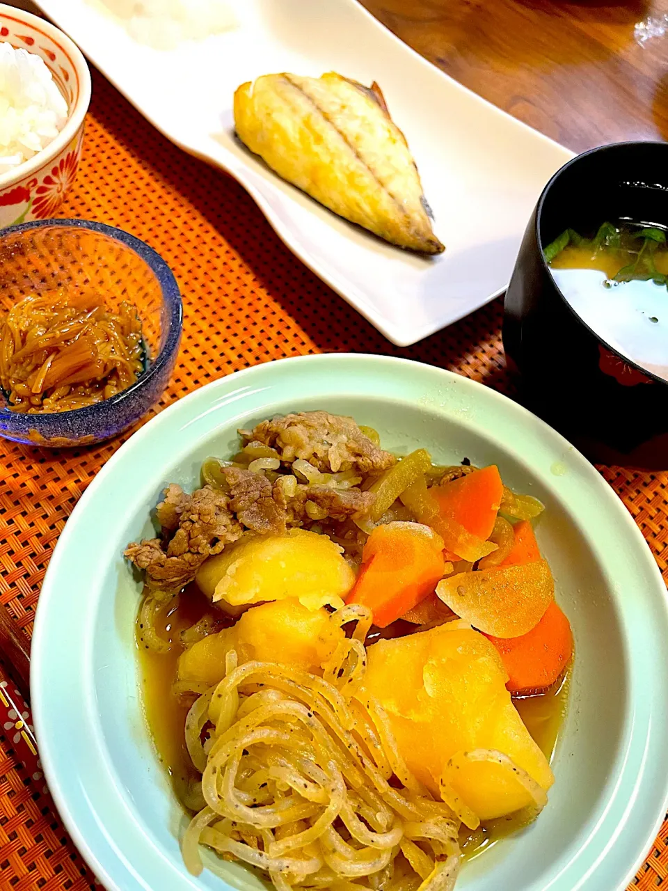 肉じゃが、焼きサバ、豆腐とわかめの味噌汁、手作りなめ茸|クリスティーヌさん