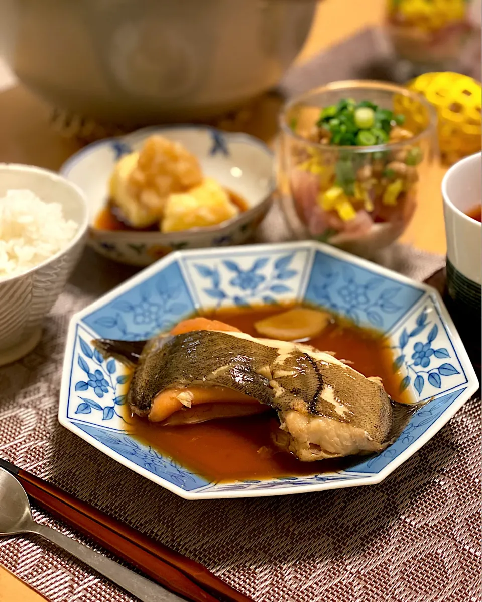 Snapdishの料理写真:カレイの煮付け　揚げ出し豆腐　マグロのネバトロ小鉢|エトフさん