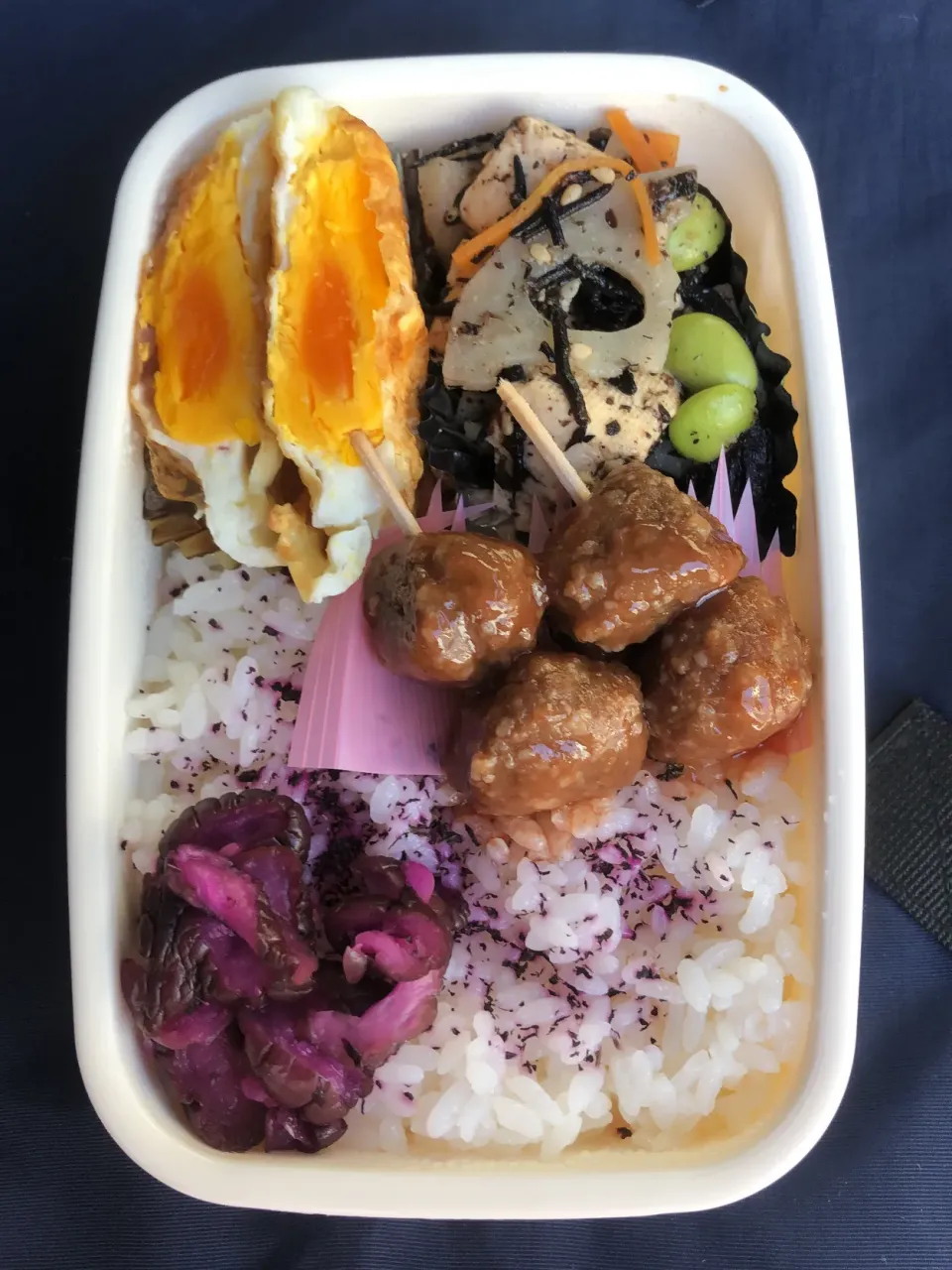 さぁ昼めしだ！明日は週末弁当【昼めし】|超絶トルーマン石6さん