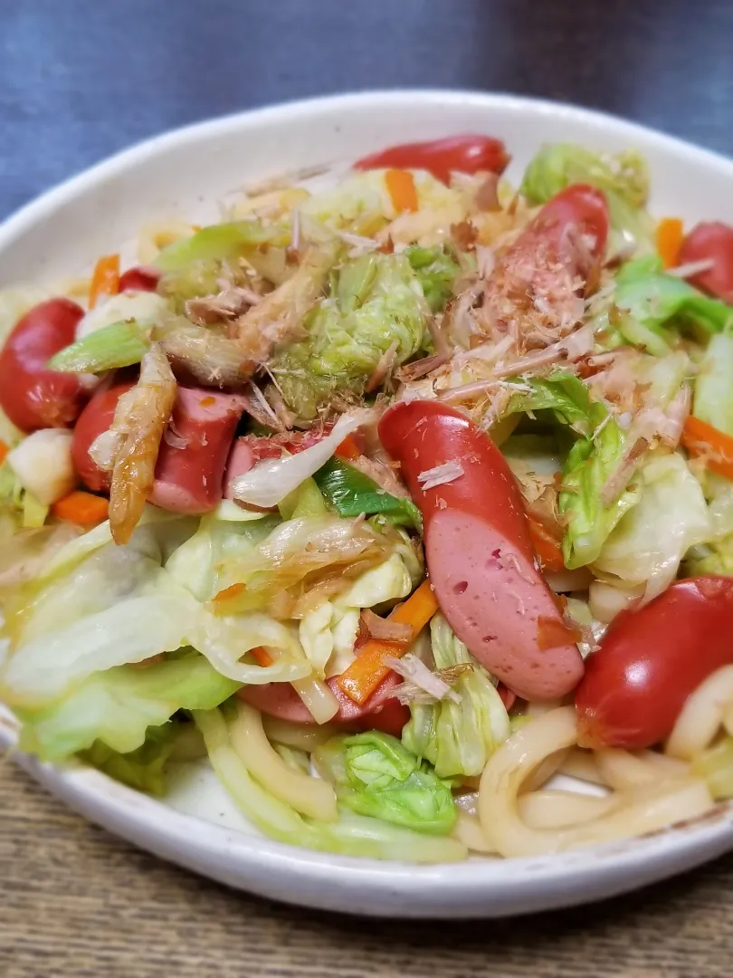 Snapdishの料理写真:パパ作👨具だくさん焼きうどん|ぱんだのままんさん