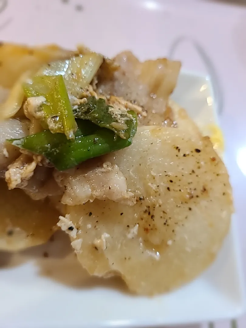 豚肉と山芋と玉子の塩炒め😋|みぽりん♪さん