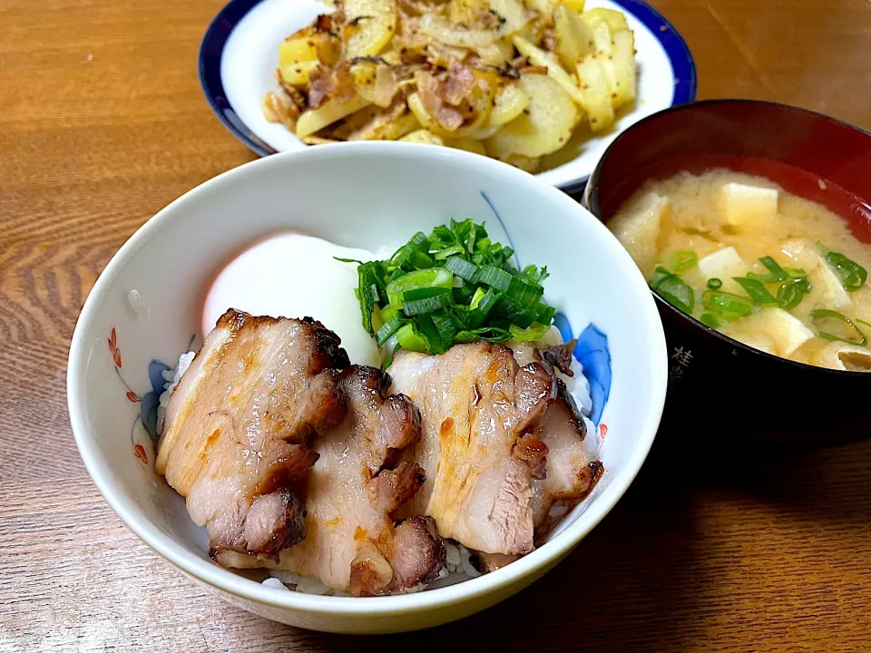 Snapdishの料理写真:焼豚丼♫|yummy tommyさん