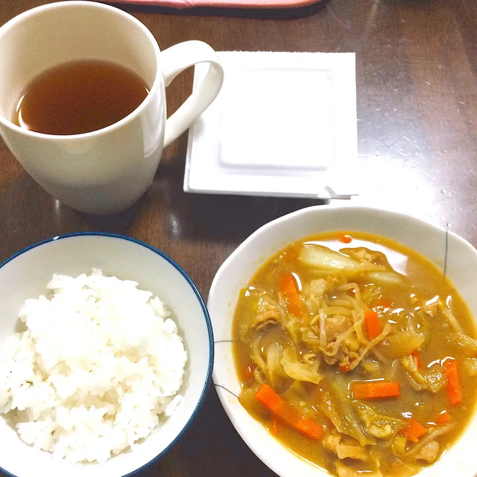 Snapdishの料理写真:チーズカレー鍋|りんりんまるさん