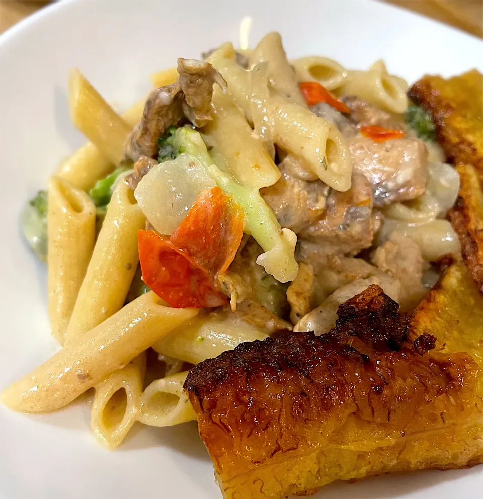 Mushroom Chicken Pasta|T.E.Dennisさん