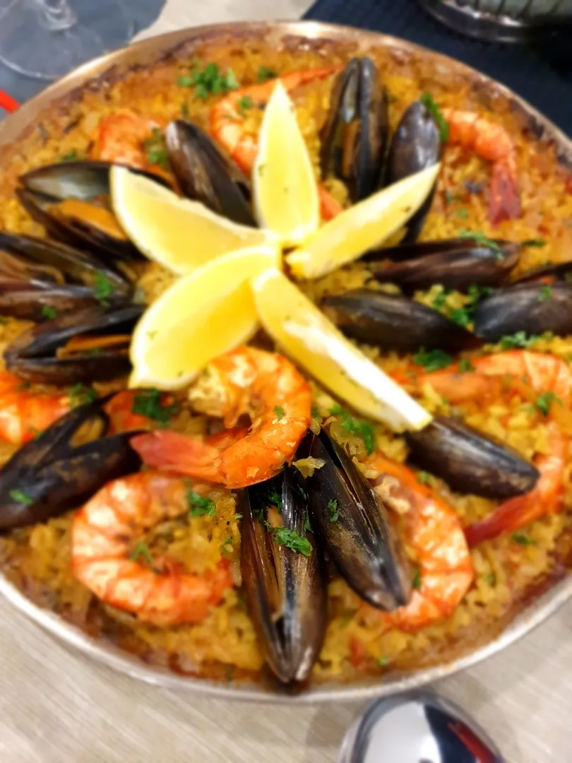 Snapdishの料理写真:Seafood paella|YCさん