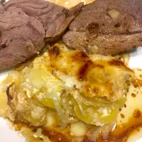 Snapdishの料理写真:Leg of lamb and potato gratin|Kcioさん