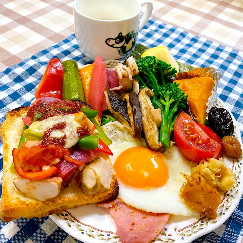 今日の朝ごはん★菊芋とパプリカのピーマン味噌トースト|riko30294さん