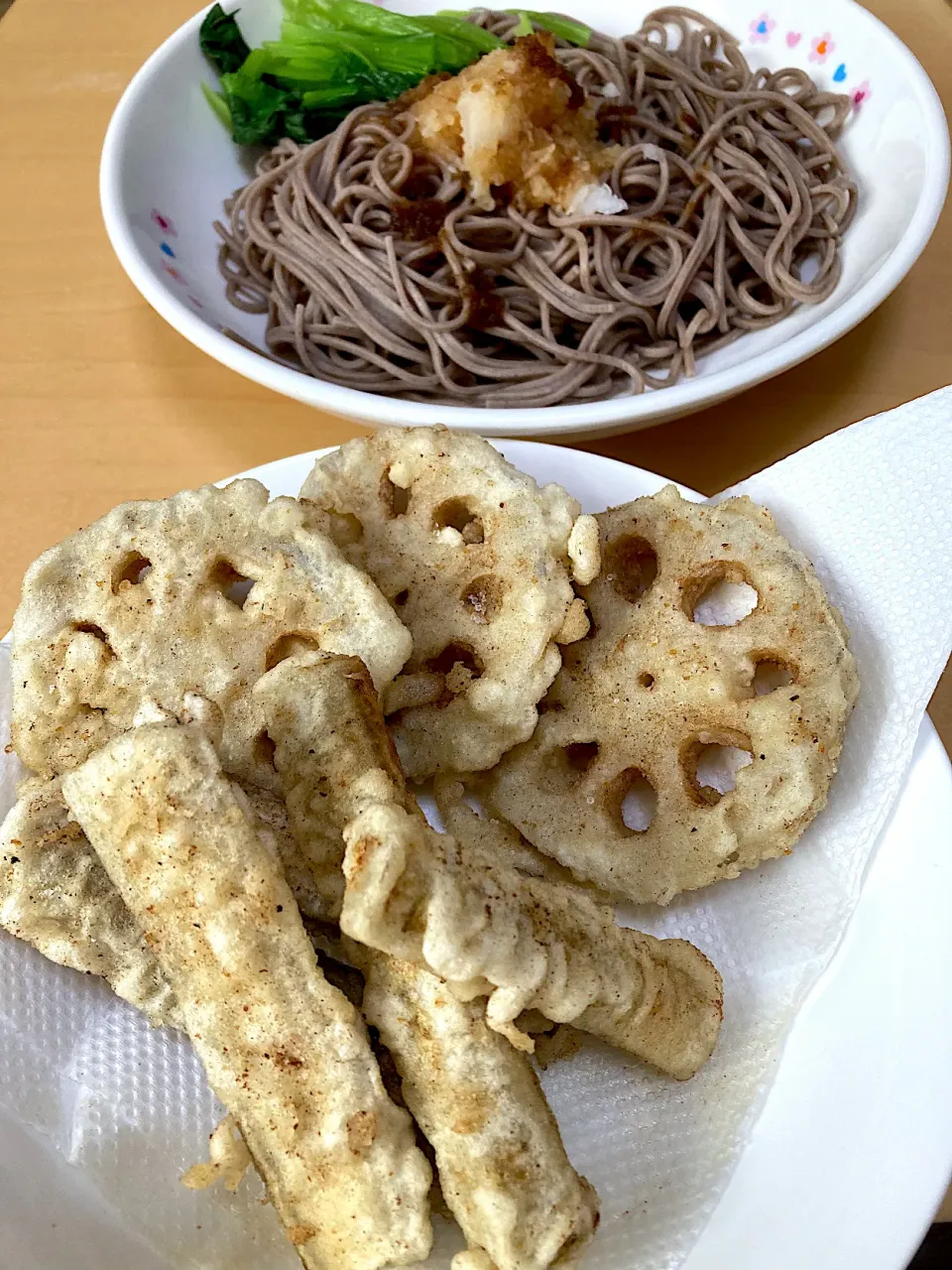 Snapdishの料理写真:単身赴任中の男飯(根菜野菜の天麩羅とおろし蕎麦)|おおもりの星さん