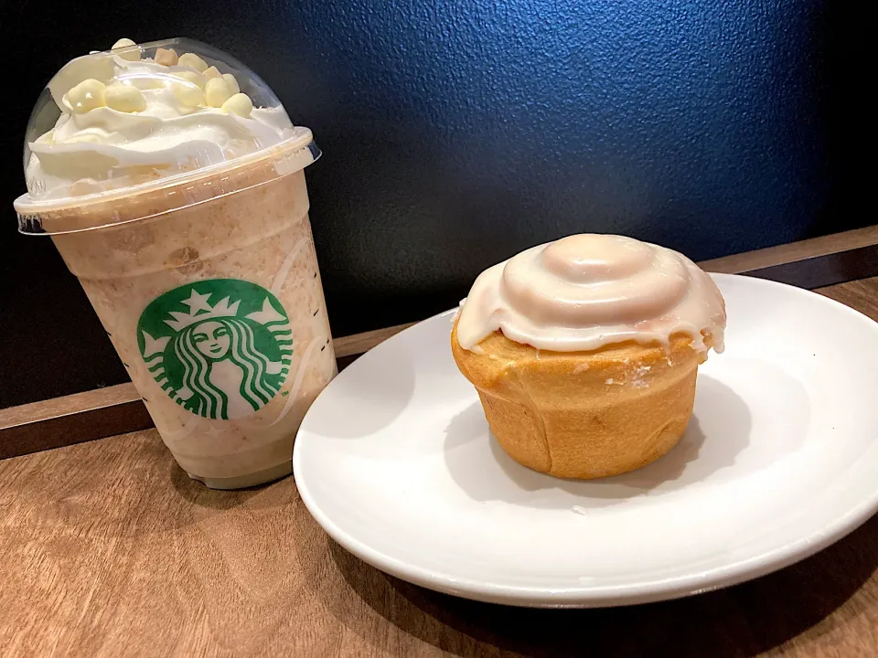 Snapdishの料理写真:ホワイトチョコフラペチーノ|💙💙渡辺翔太💙💙さん