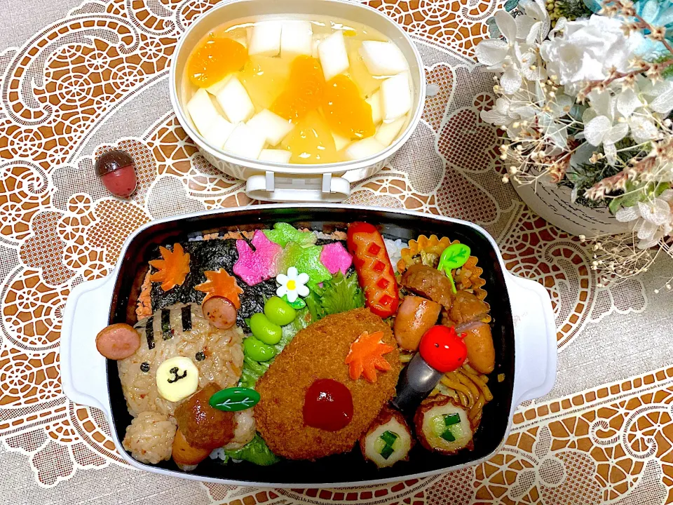 Snapdishの料理写真:2021.11.29はりすさんのメンチカツ弁当🍁|makoさん