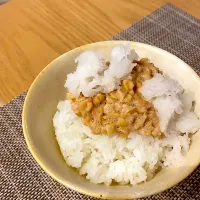 Snapdishの料理写真:納豆に大根おろしのせ🍚|masaさん